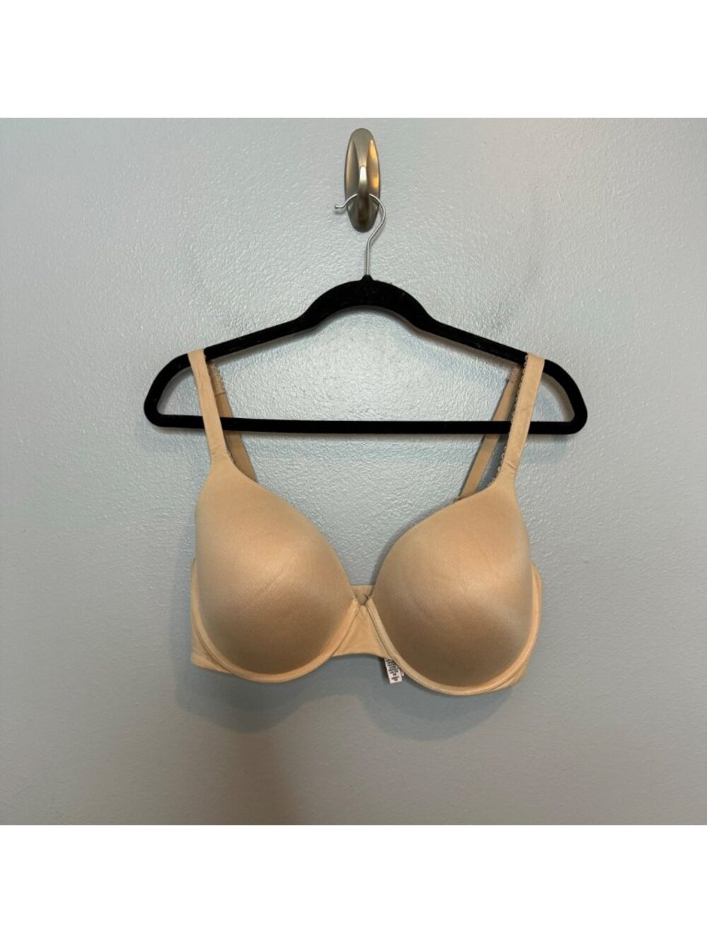 VICTORIA'S SECRET body by Victoria perfect shapes nude bra size 38DDD